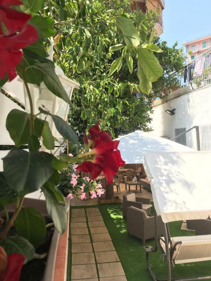 Virgilio'S Garden Bed & Breakfast Castellammare di Stabia Luaran gambar